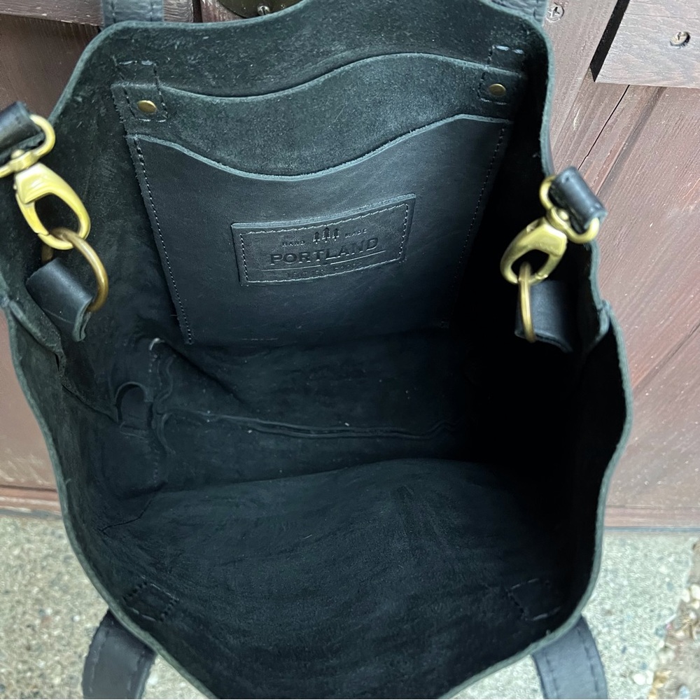 Portland Leather East West Lola Large Tote, Black, Full Crossbody, rarely used - Picture 4 of 6